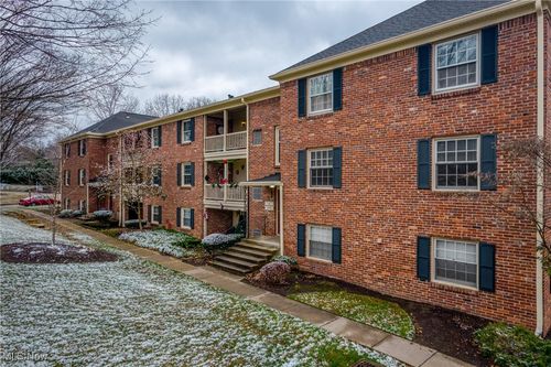 49 Berkshire Court, Akron, OH, 44313 | Card Image