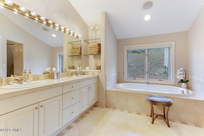 21 Hackamore Rd, Home with 3 bedrooms, 3 bathrooms and null parking in Edwards CO | Image 19