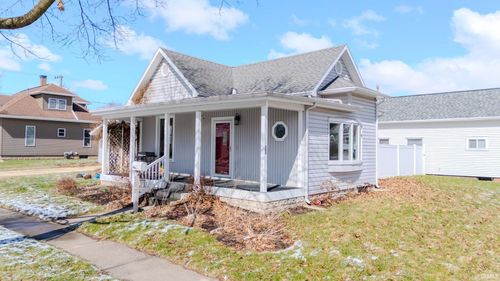 600 N Sycamore St, North Manchester, IN, 46962-1642 | Card Image