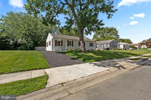 121 Robinson Dr, NEW CASTLE, DE, 19720-1823 | Card Image