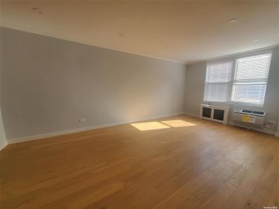 118 - 31-85 Crescent Street, Home with 1 bedrooms, 1 bathrooms and null parking in Astoria NY | Image 2