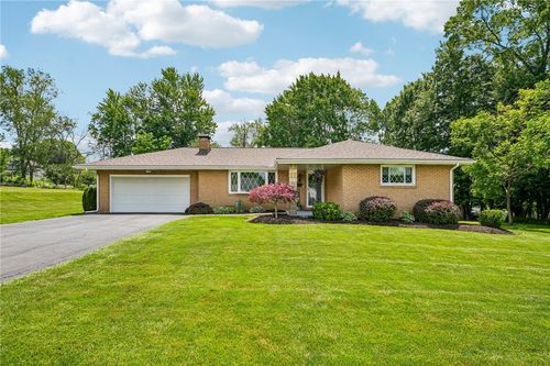 770 Vogan St, New Castle, PA, 16101-5165 | Card Image