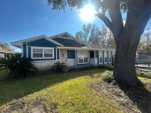 1833 Maple Ave, Orange, TX, 77632-4568 | Card Image