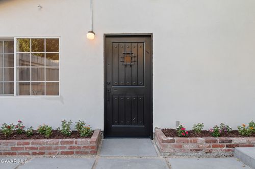 1637 N Alvarado St, Los Angeles, CA, 90026-2523 | Card Image