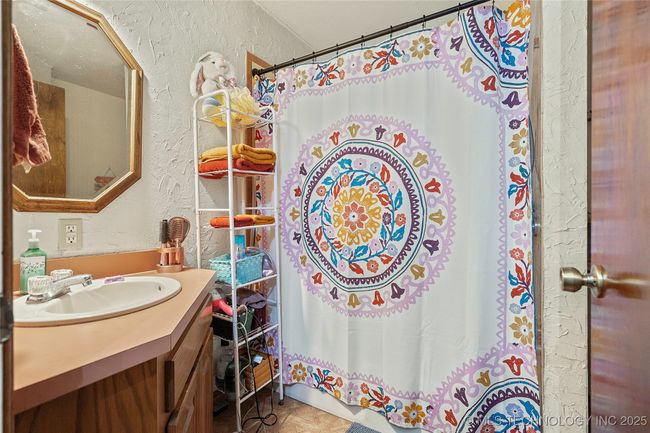 6721 Swayback Rd, House other with 3 bedrooms, 2 bathrooms and null parking in Sulphur OK | Image 19