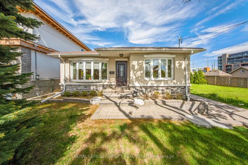 3 Orianna Dr, Etobicoke, ON, M8W4M8 | Card Image