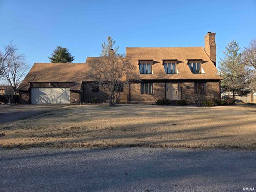 102 Mohawk Dr, Harrisburg, IL, 62946-3775 | Card Image