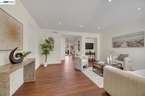 4452 Del Valle Pkwy, Pleasanton, CA, 94566-6120 | Card Image