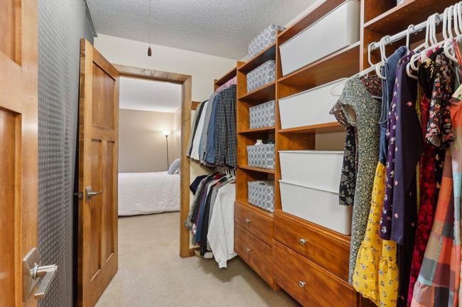 18-web-or-mls-Plymouth Blvd 318-018.jpg | Image 18