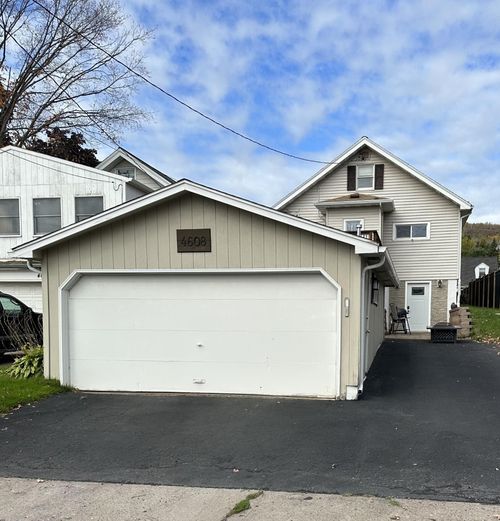 4608 W 7th St, Duluth, MN, 55807-2021 | Card Image