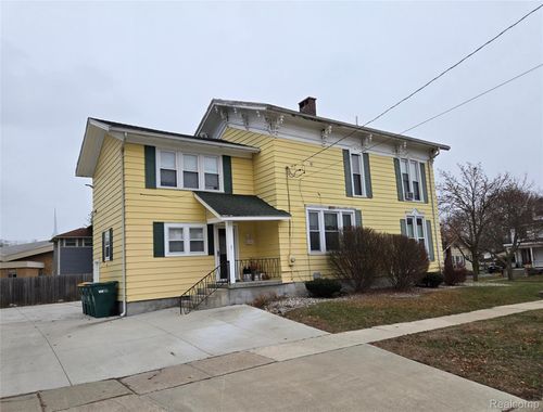 401 E Main St, Flushing, MI, 48433-2070 | Card Image