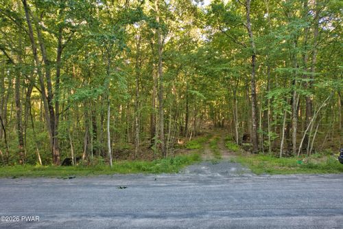 102 White Birch Dr, Hawley, PA, 18428 | Card Image