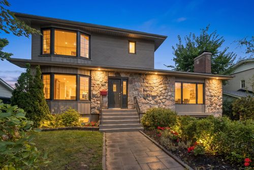 77 20 E Rue, House with 4 bedrooms, 2 bathrooms and null parking in Laval QC | Card Image