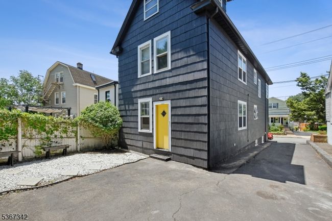 99 E Passaic Ave, Home with 4 bedrooms, 2 bathrooms and null parking in Bloomfield NJ | Image 4