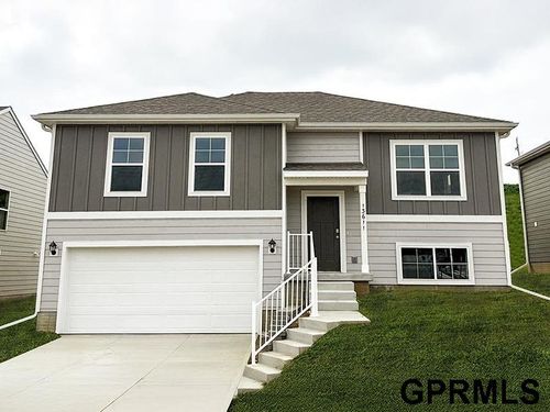18487 Greenfield St, Omaha, NE, 68136 | Card Image