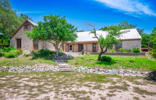333 Secret Valley Dr, Kerrville, TX, 78028-7029 | Card Image