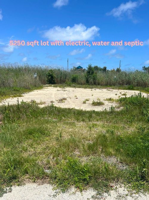 1060 Beach Front Dr, Gilchrist, TX, 77617 | Card Image