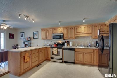 4927 Lake View Drive, Home with 3 bedrooms, 3 bathrooms and null parking in Quincy IL | Image 3