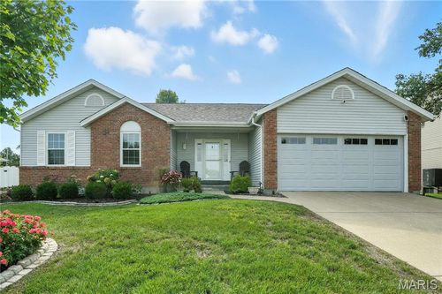 14 President Dr, O Fallon, MO, 63368-8527 | Card Image