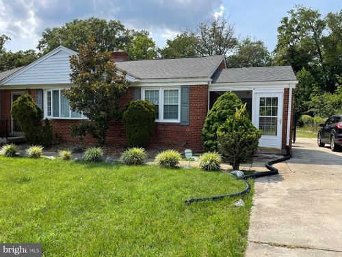 5901 Middleton Ln, TEMPLE HILLS, MD, 20748-3729 | Card Image