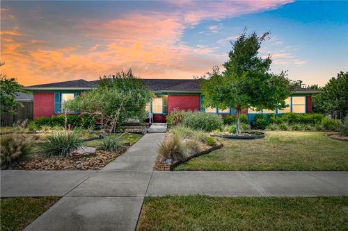 345 Doddridge St, Corpus Christi, TX, 78411-1638 | Card Image