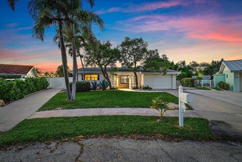 77 Holly Cir, Tequesta, FL, 33469-2614 | Card Image