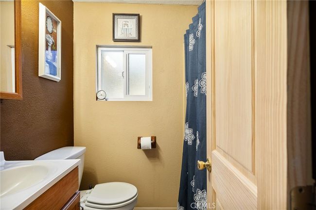 22864 Alder Ln, House other with 1 bedrooms, 2 bathrooms and 4 parking in Crestline CA | Image 17