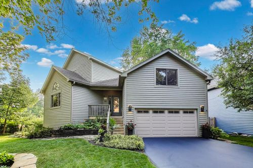 911 Woodland Rd, Wauconda, IL, 60084-1474 | Card Image