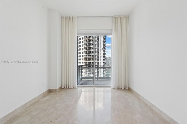 APT-2201 - 900 Brickell Key Blvd, Condo with 3 bedrooms, 4 bathrooms and null parking in Miami FL | Image 18