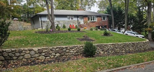 1-11 Surrey Pl, Hawthorne, NJ, 07506-3119 | Card Image