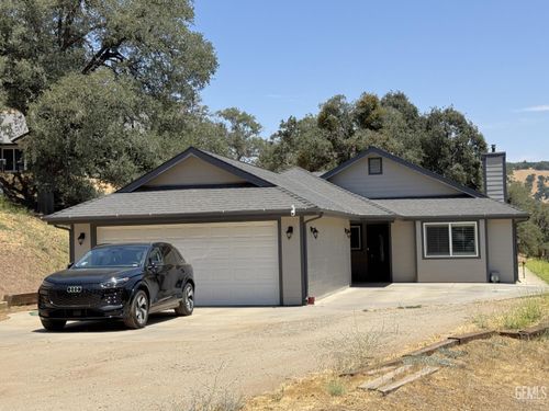 22477 Zurich Dr, Tehachapi, CA, 93561-7711 | Card Image