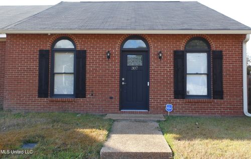 307 Northtown Dr, Jackson, MS, 39211-3085 | Card Image
