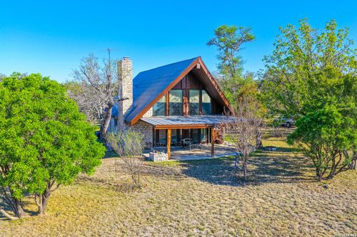 348 Rocky Rd, Pipe Creek, TX, 78063-5138 | Card Image