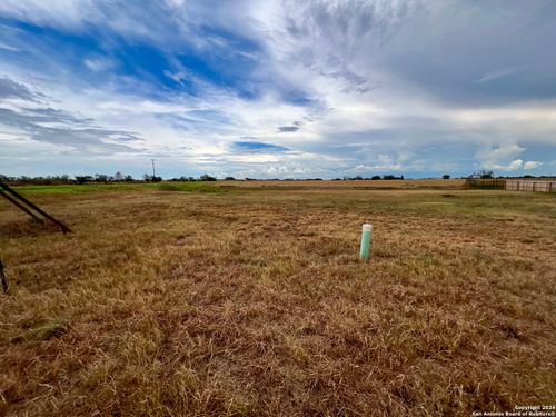 740 Dickson St, Poth, TX, 78147 | Card Image