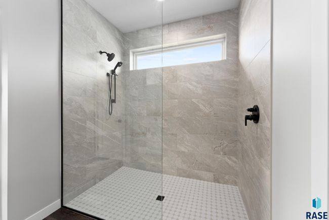 513 N Wildcat Dr, Townhouse with 3 bedrooms, 3 bathrooms and null parking in Sioux Falls SD | Image 28