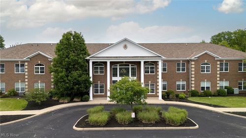 387 Golfview Ln, Highland Heights, OH, 44143-4416 | Card Image