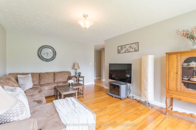 815 Stewart Dr, House other with 4 bedrooms, 2 bathrooms and 4 parking in Peterborough ON | Image 12