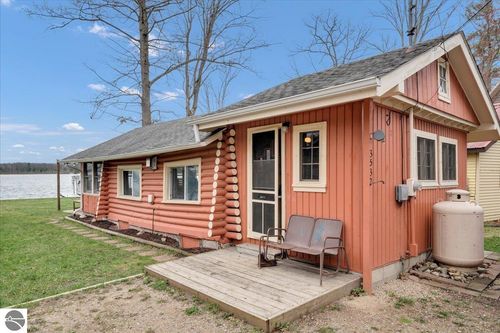 3532 South St, Lupton, MI, 48635-9626 | Card Image