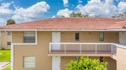 i-9906 Twin Lakes Dr, Coral Springs, FL, 33071-5329 | Card Image