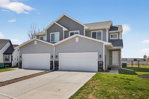 1027 Adler Ct, De Soto, IA, 50069-1400 | Card Image