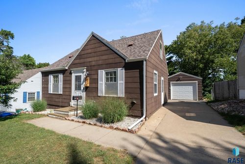 812 S Glendale Ave, Sioux Falls, SD, 57104-4531 | Card Image