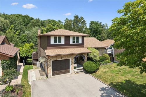 8 Perin Pl, Kitchener, ON, N2P1L5 | Card Image