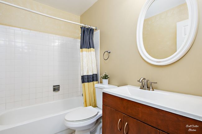572 Green Bay Ct, Home with 4 bedrooms, 3 bathrooms and null parking in Lake Zurich IL | Image 24