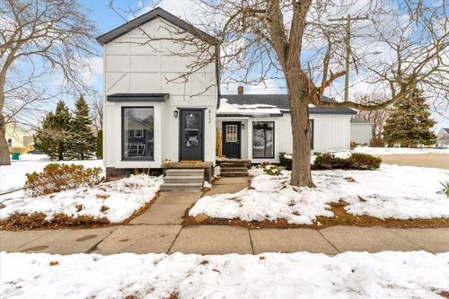 412 Orchard St, Saint Clair, MI, 48079-5408 | Card Image