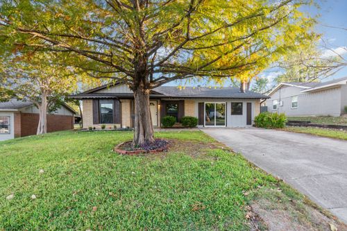 2420 Candleberry Dr, Mesquite, TX, 75149-3013 | Card Image