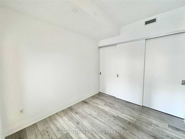 601 - 21 Park St E, Condo with 2 bedrooms, 2 bathrooms and 1 parking in Mississauga ON | Image 14