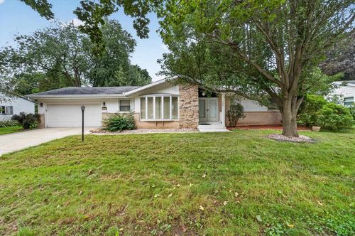 2122 Gilbert Road, MADISON, WI, 53711 | Card Image