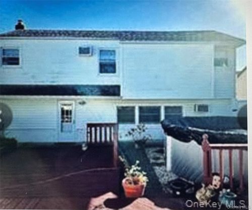 68 Howard Ave, Freeport, NY, 11520-6250 | Card Image