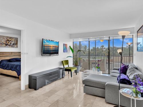 apt-310-20335 W Country Club Dr, Aventura, FL, 33180-1621 | Card Image