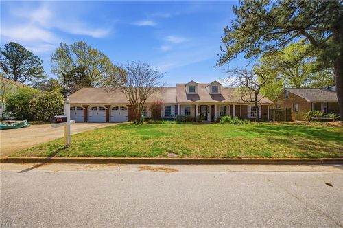 2605 Admiral Dr, Virginia Beach, VA, 23451-1755 | Card Image